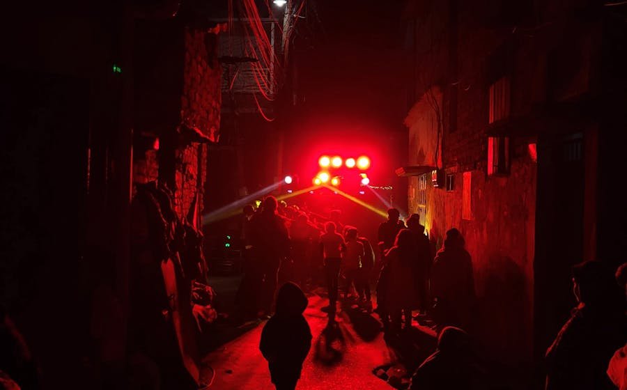 Discreet city street investigation setting